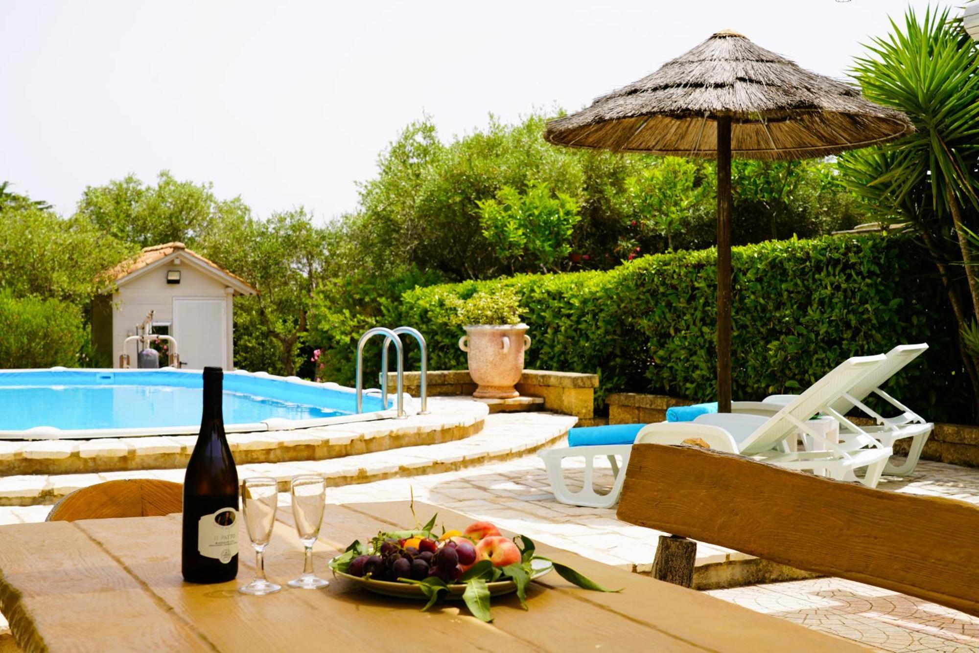 Villa Chanel Bellissima Villa Con Piscina Immersa Nella Valle D'Itria Ostuni Exteriör bild